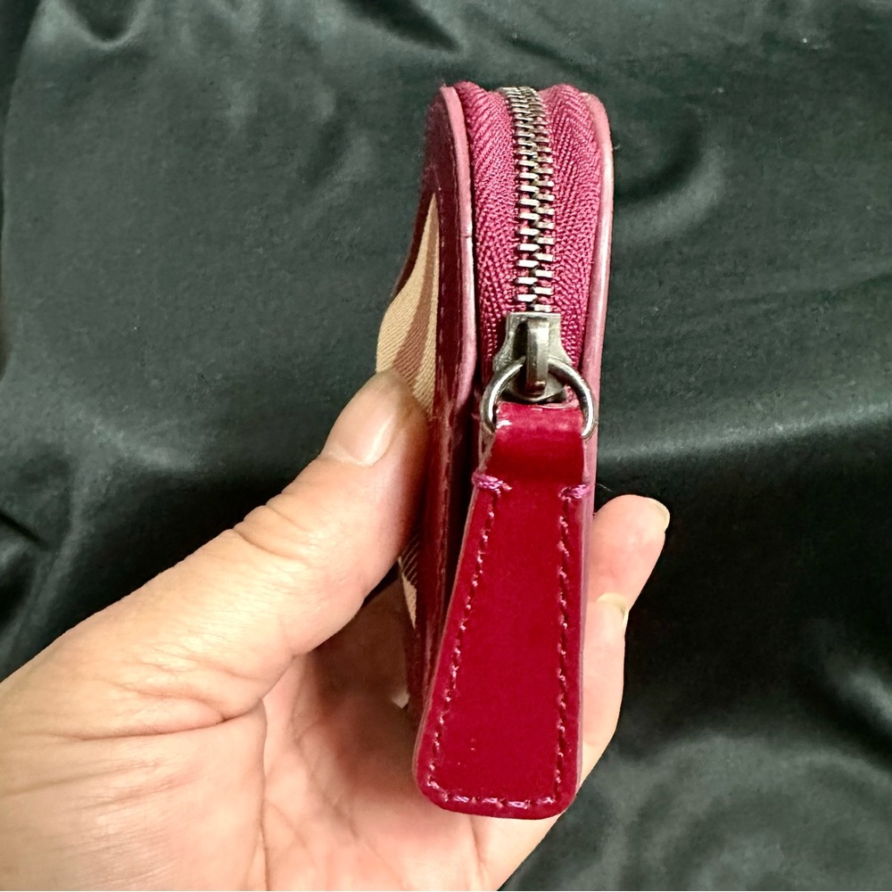Authentic Vintage Burberry Heart Shape Coin case - Picture 6 of 11